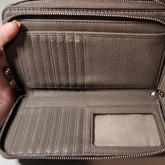 Michael Kors Taupe Travel DELUXE Wallet - Picture 4 of 9